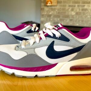 Women’s Nike Air Max Correlate